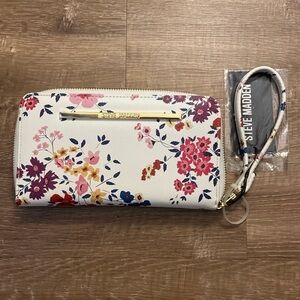 Steve Madden BZippy wristlet wallet or clutch